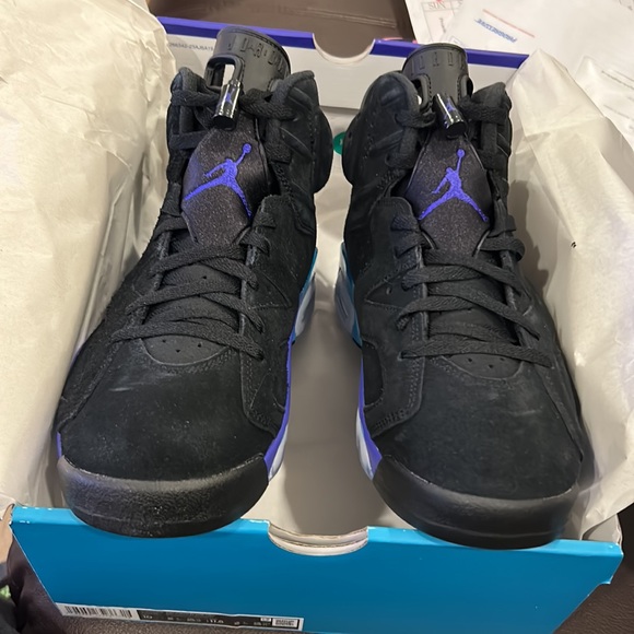 Women’s Air Jordan 6 Retro - Picture 4 of 6